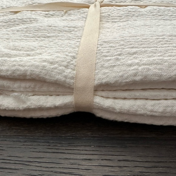 NEW PERFECT FOR GIFT GIVING. Linen Throw Blanket - Picture 3 of 7